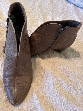 PIKOLINOS Taupe Brown Embroidered Ankle Booties
